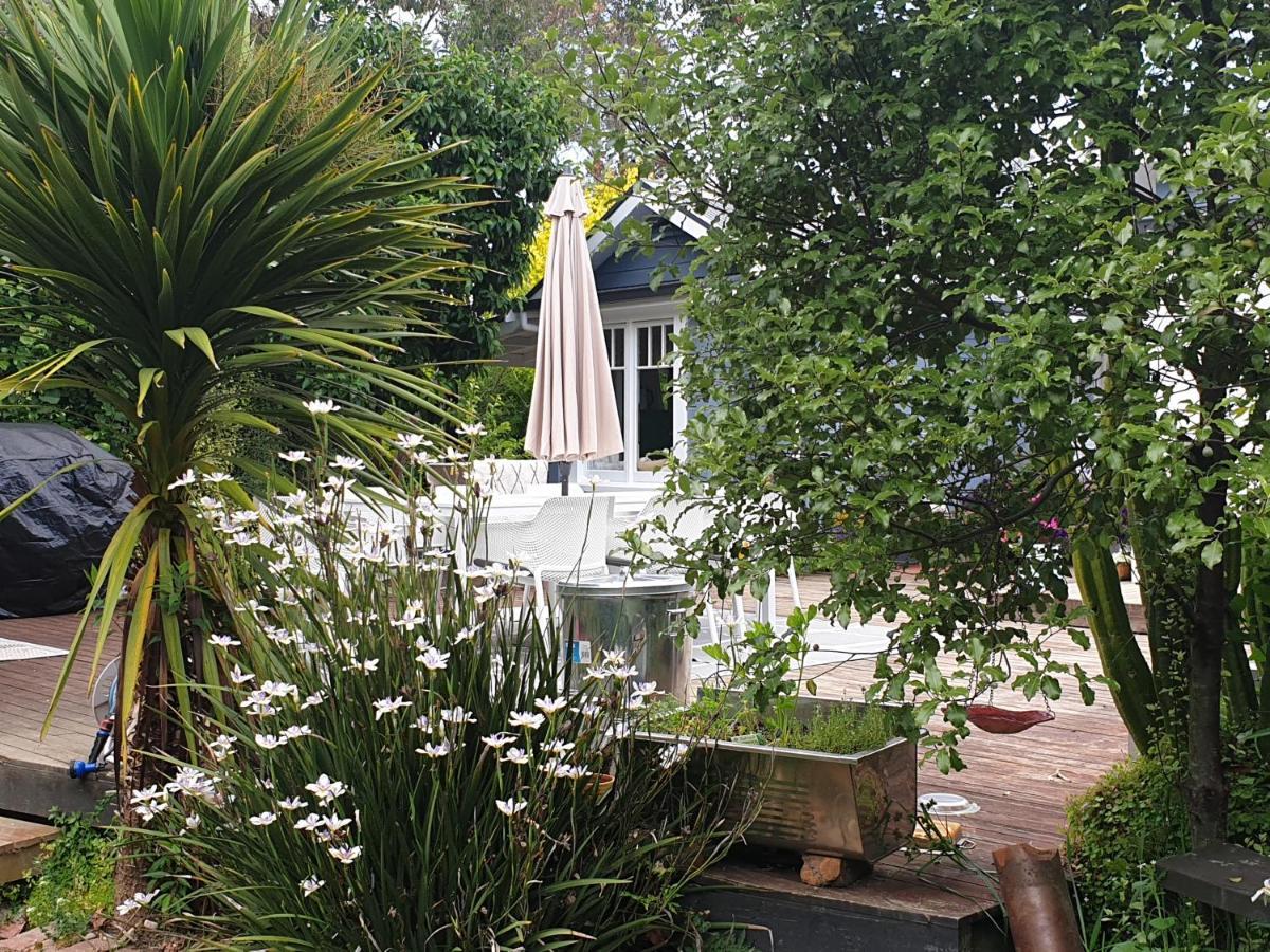 Cabins On Tudor Bed & Breakfast موتويكا المظهر الخارجي الصورة