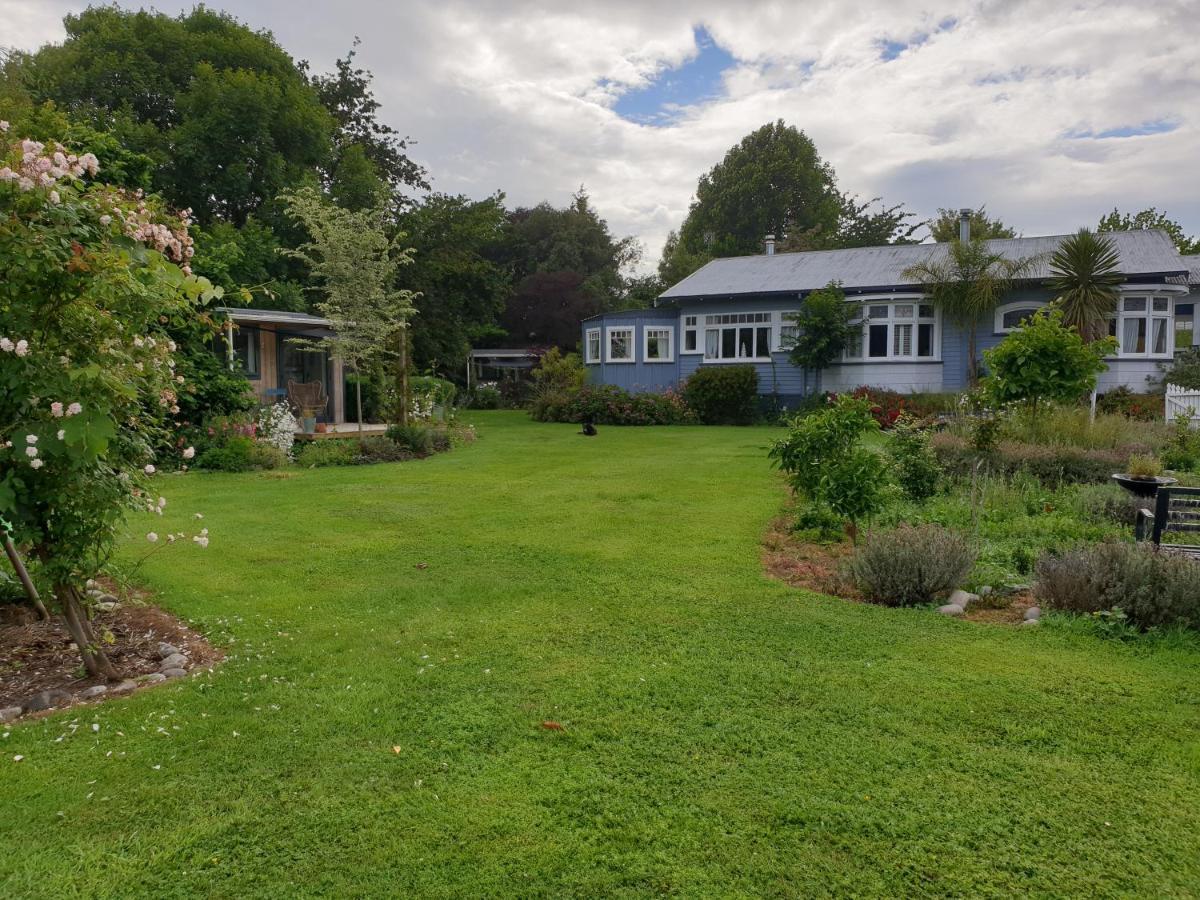 Cabins On Tudor Bed & Breakfast موتويكا المظهر الخارجي الصورة