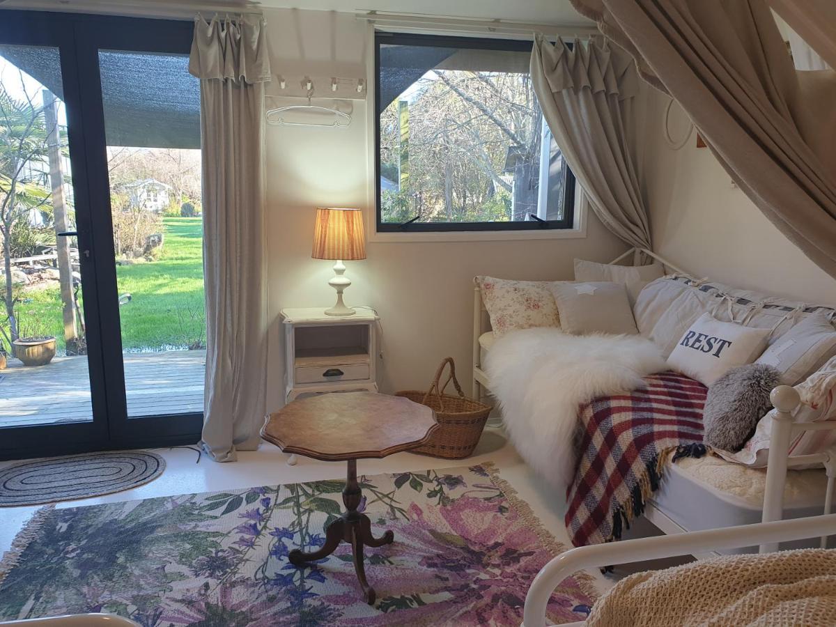 Cabins On Tudor Bed & Breakfast موتويكا المظهر الخارجي الصورة