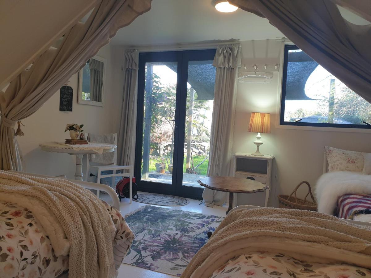 Cabins On Tudor Bed & Breakfast موتويكا المظهر الخارجي الصورة