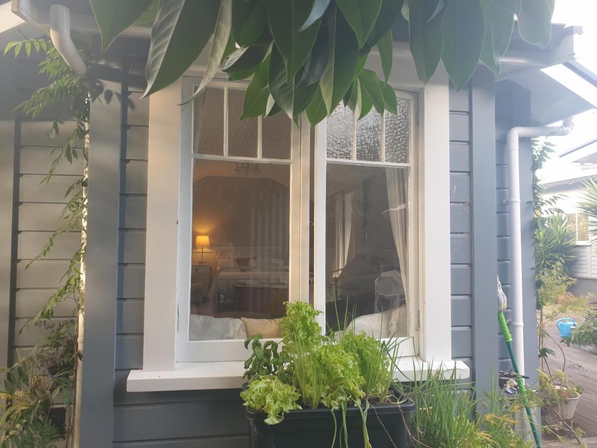 Cabins On Tudor Bed & Breakfast موتويكا المظهر الخارجي الصورة