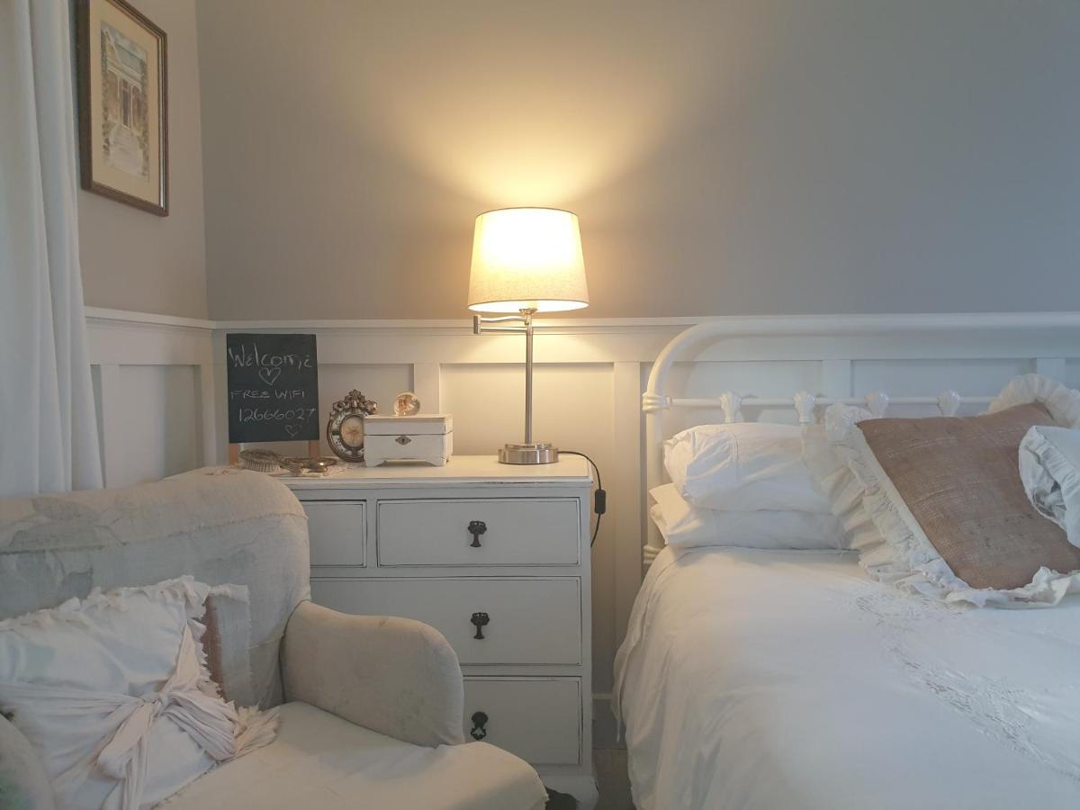 Cabins On Tudor Bed & Breakfast موتويكا المظهر الخارجي الصورة