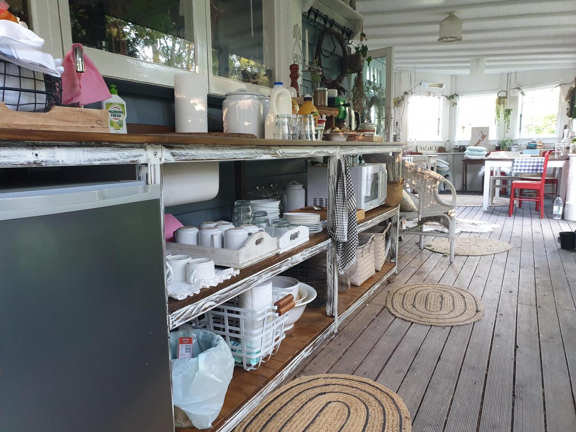 Cabins On Tudor Bed & Breakfast موتويكا المظهر الخارجي الصورة